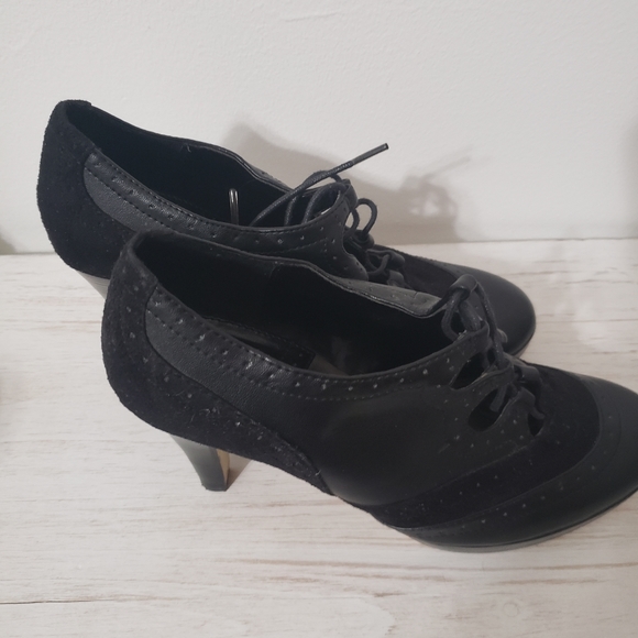 High heels - Picture 2 of 4